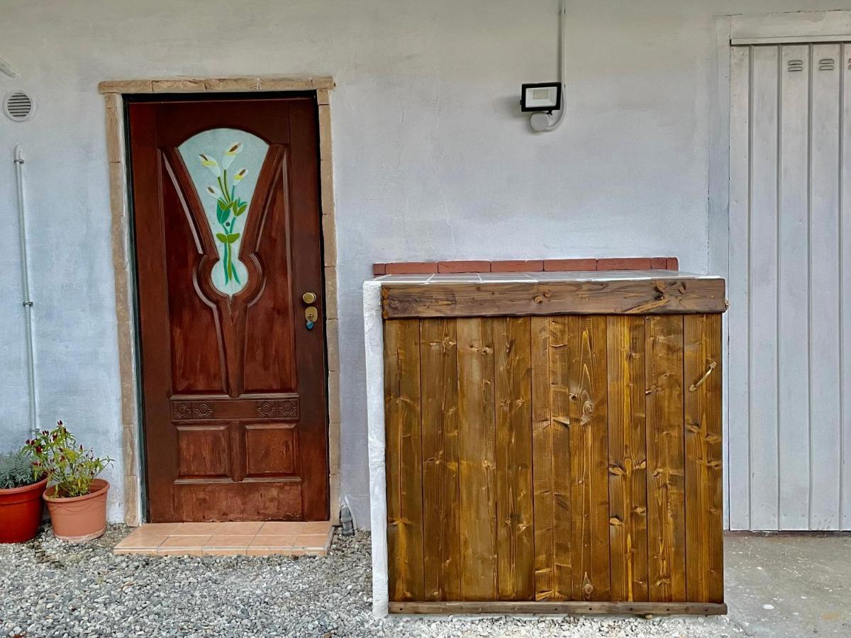 Monolocale Deluxe A 2,7 Km Dal Mare Per 2 Persone Apartment Siderno Bagian luar foto